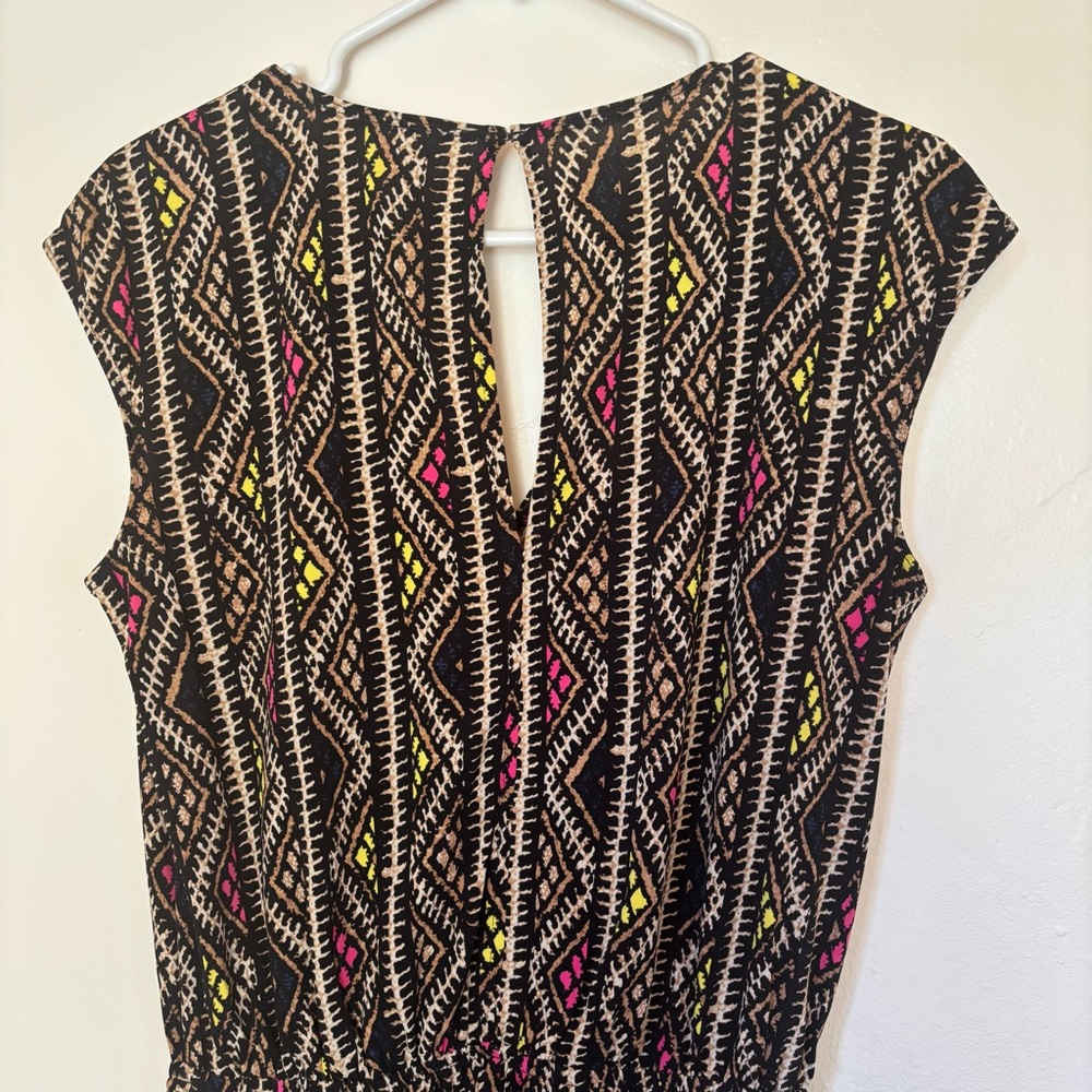 BCBGENERATION Patterned Romper - Picture 5 of 8